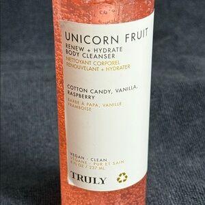 TRULY Unicorn Fruit Renewing Cleanser